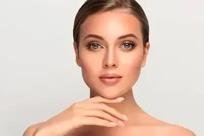 Chirurgie du visage en Tunisie : lifting, rhinoplastie, génioplastie